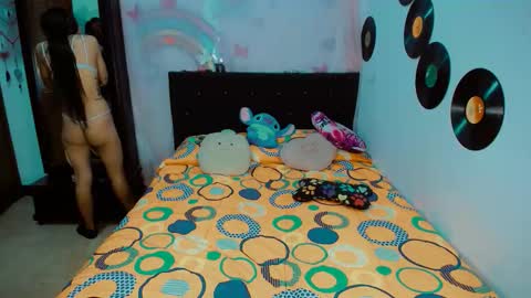 Snapshot of dream__girls69944 chatting on November 2025 08:13:01 AM sharon online show from November 2025 08:13:01 AM