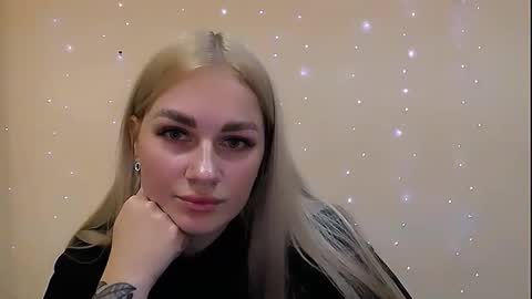 dream_dolly_ online show from October 2025 10:33:01 AM