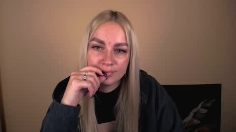 dream_dolly_ online show from October 2025 12:13:02 PM