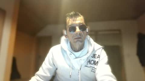 Dreambob online show from October 2025 06:54:02 PM