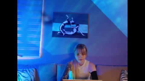 A girl online show from January 2025 07:51:02 AM