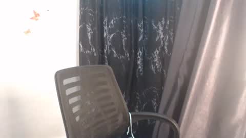 Snapshot of dreamy_wetpussy chatting on April 2026 06:14:02 PM BEAUTY online show from April 2026 06:14:02 PM