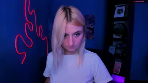 Snapshot of dreamyivyy chatting on June 2026 07:26:01 PM Ivy online show from June 2026 07:26:01 PM