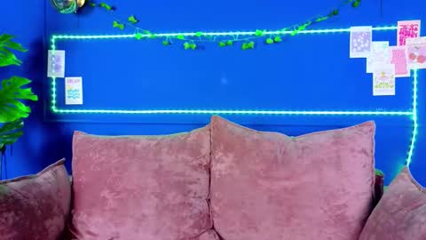 dreamymilka online show from November 2025 05:00:02 AM