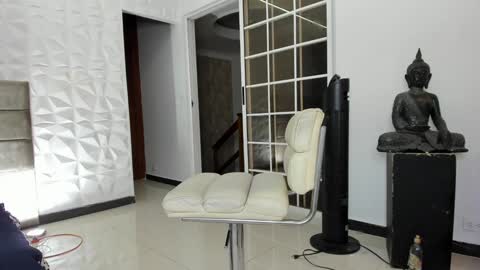 Snapshot of drekev_ chatting on January 2025 01:56:01 AM Kevin online show from January 2025 01:56:01 AM