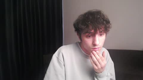 Snapshot of dress_air chatting on April 2026 02:04:01 AM Air online show from April 2026 02:04:01 AM