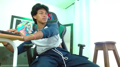 Snapshot of dreyk20 chatting on November 2025 02:50:02 PM Dreyk online show from November 2025 02:50:02 PM