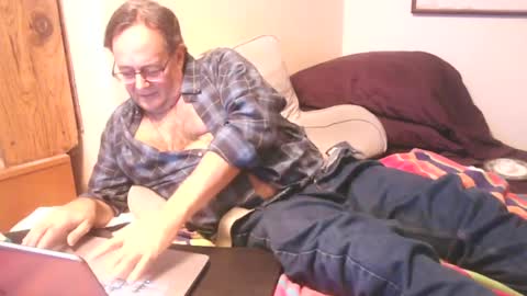 Snapshot of drfeelgood777 chatting on January 2025 04:44:01 AM Dr. Feelgood online show from January 2025 04:44:01 AM