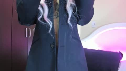 drippyorlove online show from February 2025 10:20:01 PM