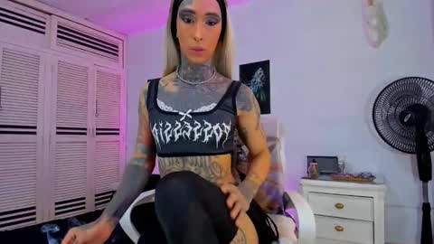 drippyorlove online show from December 2025 02:26:01 PM