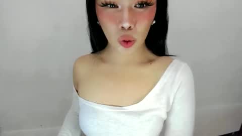 miss. Erika online show from September 2025 05:22:01 AM