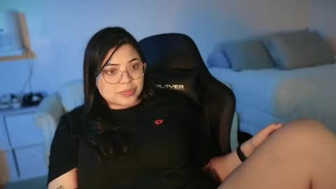 Snapshot of drizzypeach602 chatting on December 2024 04:25:02 AM Drizzypeach602 online show from December 2024 04:25:02 AM