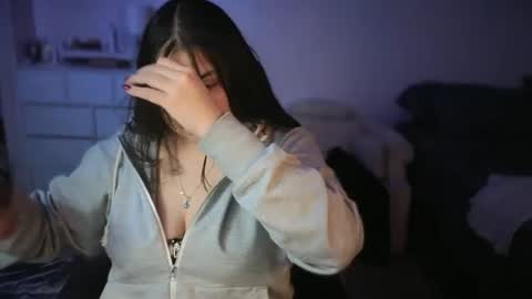 Snapshot of drizzypeach602 chatting on January 2025 04:19:02 AM Drizzypeach602 online show from January 2025 04:19:02 AM