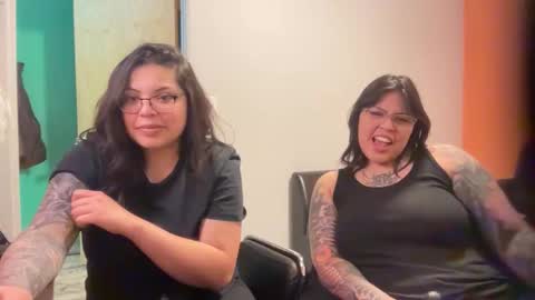 Snapshot of drizzypeach602 chatting on December 2025 03:12:01 AM Drizzypeach602 online show from December 2025 03:12:01 AM