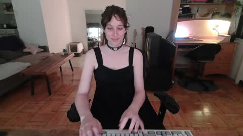 Snapshot of drkswrdgrl chatting on December 2024 12:19:02 AM drkswrdgrl online show from December 2024 12:19:02 AM