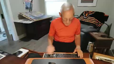 DublNikl online show from October 2025 08:30:02 PM