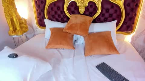 Lucy online show from November 2025 11:36:02 PM