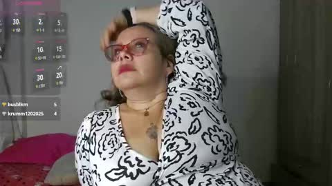 Im Dulce online show from November 2025 01:42:01 AM