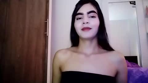 Snapshot of dulce_lucero chatting on February 2025 03:58:01 PM dulce_lucero online show from February 2025 03:58:01 PM