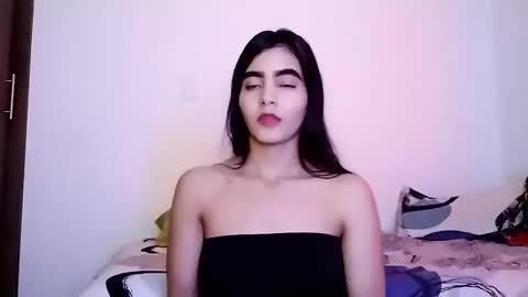 Snapshot of dulce_lucero chatting on February 2025 09:35:02 PM dulce_lucero online show from February 2025 09:35:02 PM