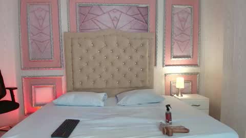 Dulce  online show from February 2026 04:35:02 AM