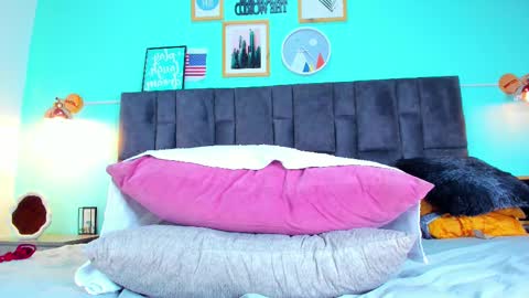 DULCE AURORA online show from February 2025 05:37:01 AM