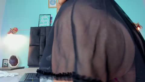 DULCE AURORA online show from February 2025 05:42:02 AM