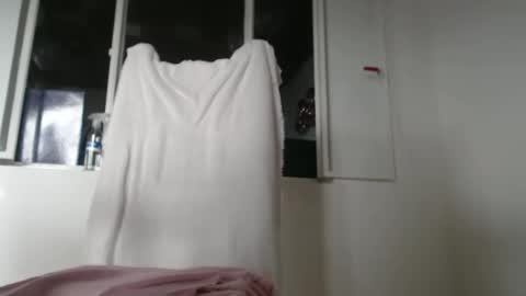 dulceisabellax online show from March 2025 06:33:01 PM