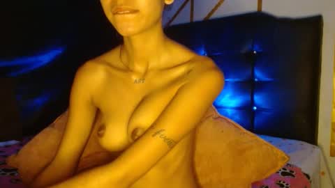 Snapshot of dulcelatina222 chatting on October 2025 11:33:01 PM dulcelatina222 online show from October 2025 11:33:01 PM