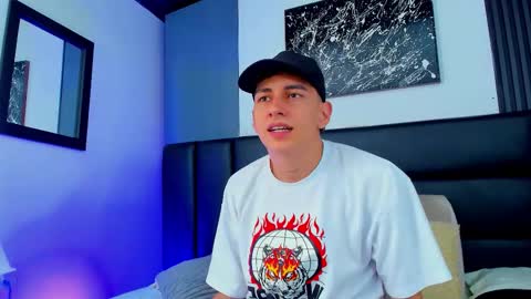 Thomas and Noah online show from November 2025 08:29:01 PM