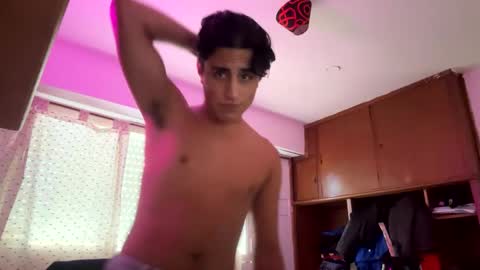 Snapshot of duotraviesoarg chatting on December 2024 06:32:02 PM Tobias online show from December 2024 06:32:02 PM