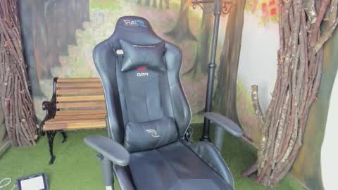 Snapshot of duskybeautyy chatting on December 2025 11:26:02 AM duskybeautyy online show from December 2025 11:26:02 AM