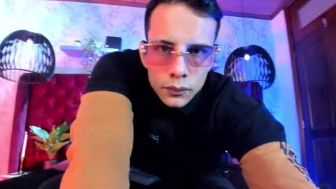 Dustin Sonne online show from December 2025 03:33:02 AM