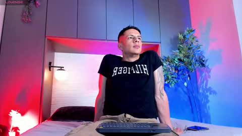 Dustin Sonne online show from December 2025 03:46:01 AM