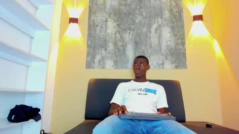 DUSTIN online show from December 2025 12:10:01 PM