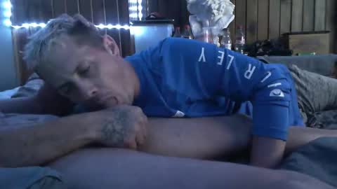 dustinwyant1983 online show from November 2025 11:16:02 PM