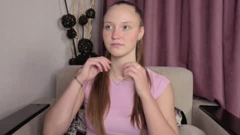 Snapshot of dustydeida chatting on December 2025 07:42:02 PM Jenny online show from December 2025 07:42:02 PM