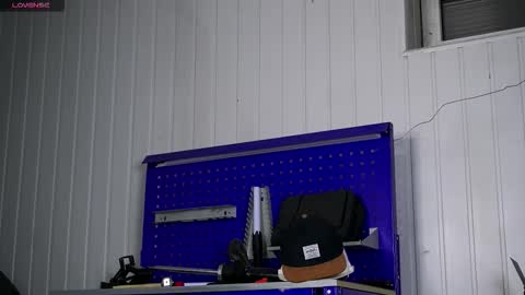 Dustyn online show from November 2025 03:11:02 PM