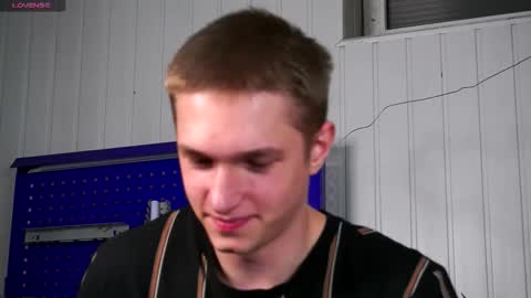 Dustyn online show from November 2025 03:19:02 PM