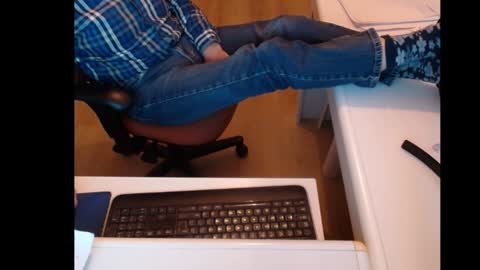 Snapshot of dutchpornking2 chatting on January 2025 03:35:01 PM dutchpornking2 online show from January 2025 03:35:01 PM