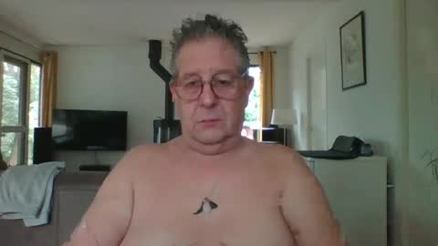Snapshot of dutchsmooth chatting on December 2024 09:35:01 AM dutchsmooth online show from December 2024 09:35:01 AM