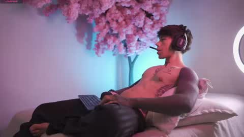 Snapshot of dwayne_xx chatting on July 2026 01:22:01 AM Dwayne xx online show from July 2026 01:22:01 AM