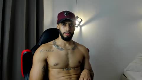 Snapshot of dwaynehoff chatting on March 2025 07:36:01 AM DWAYNIE online show from March 2025 07:36:01 AM