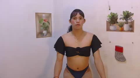 dy_namite online show from April 2026 06:24:02 PM