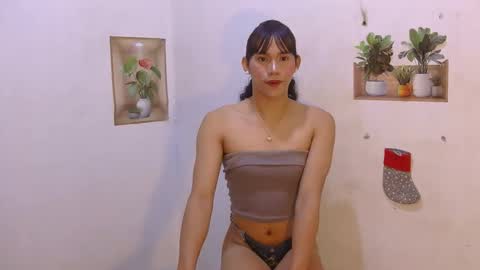 dy_namite online show from April 2026 05:34:01 PM