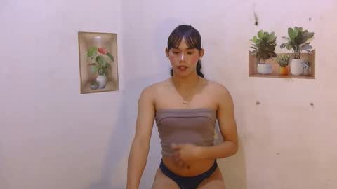 dy_namite online show from April 2026 06:16:01 PM