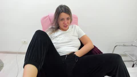 Snapshot of dyanakaylin chatting on December 2024 02:45:02 AM dayana online show from December 2024 02:45:02 AM