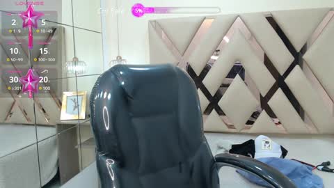 Snapshot of dyla_n18_ chatting on February 2025 09:45:02 PM dyla_n18_ online show from February 2025 09:45:02 PM