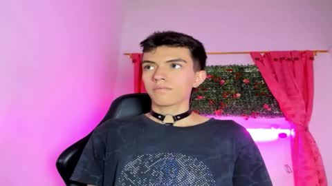 Snapshot of dylan_2005 chatting on October 2025 11:40:02 AM Dylan online show from October 2025 11:40:02 AM