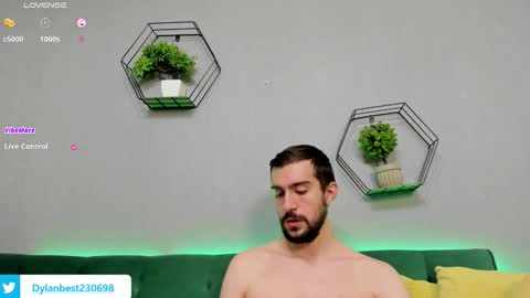 Dylan online show from November 2025 06:39:01 PM